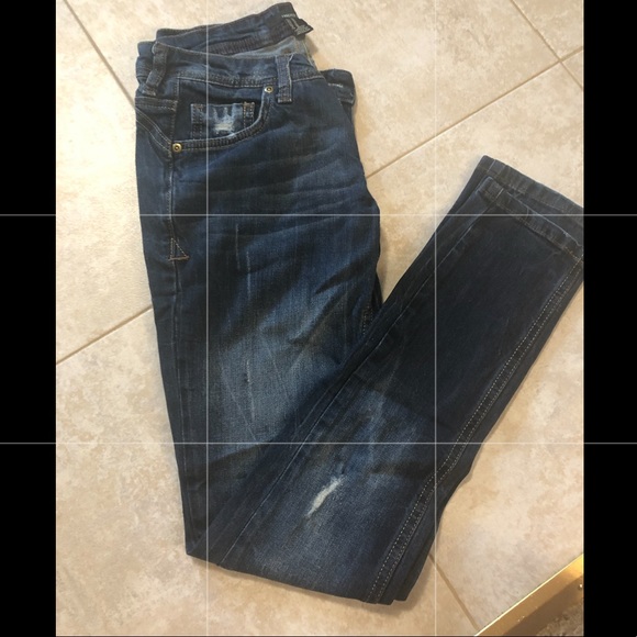 Dark washed distressed jeans - Picture 6 of 6